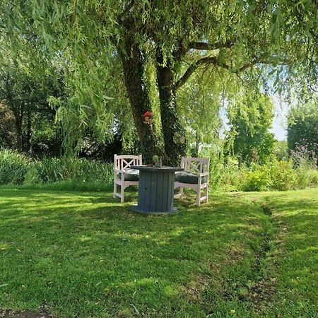 Goshens Farm B&B Вуттон-Бридж Экстерьер фото